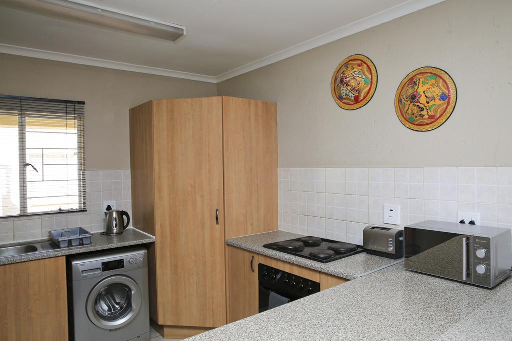 African Eagle Apartments Witfield Dış mekan fotoğraf