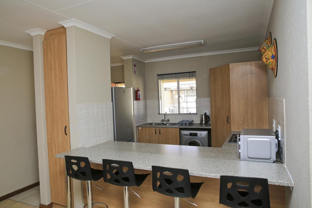 African Eagle Apartments Witfield Dış mekan fotoğraf