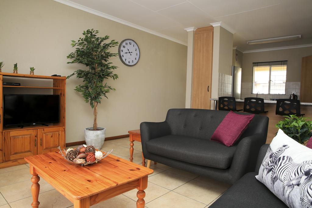 African Eagle Apartments Witfield Dış mekan fotoğraf