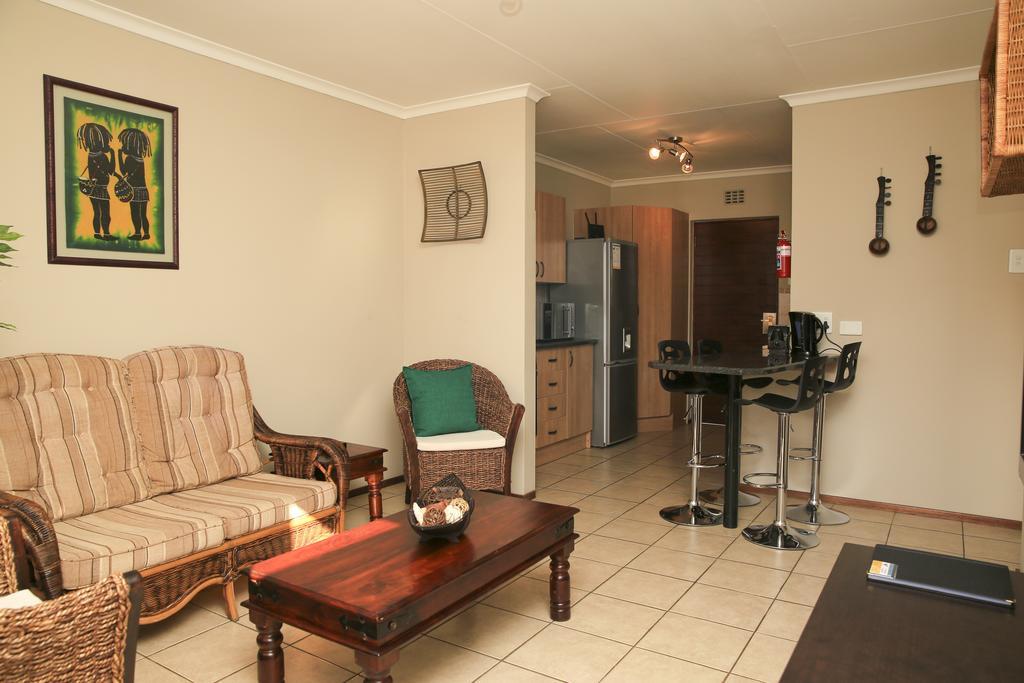 African Eagle Apartments Witfield Dış mekan fotoğraf