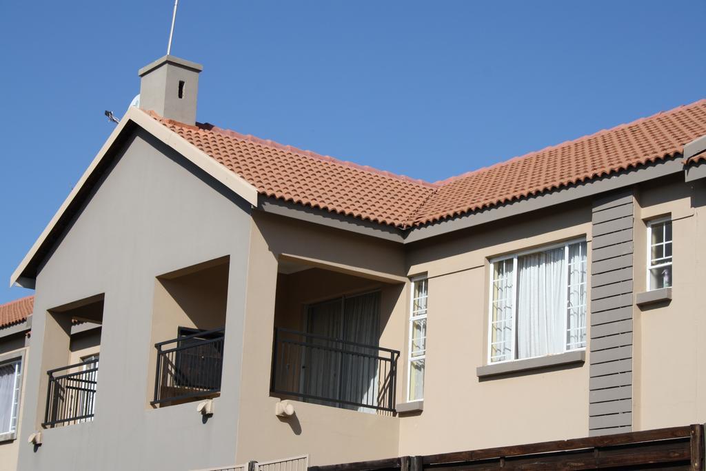 African Eagle Apartments Witfield Dış mekan fotoğraf